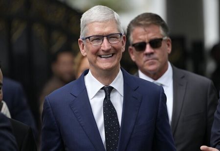 Apple CEO Tim Cook Meets Indonesian Leader for Investment Talks